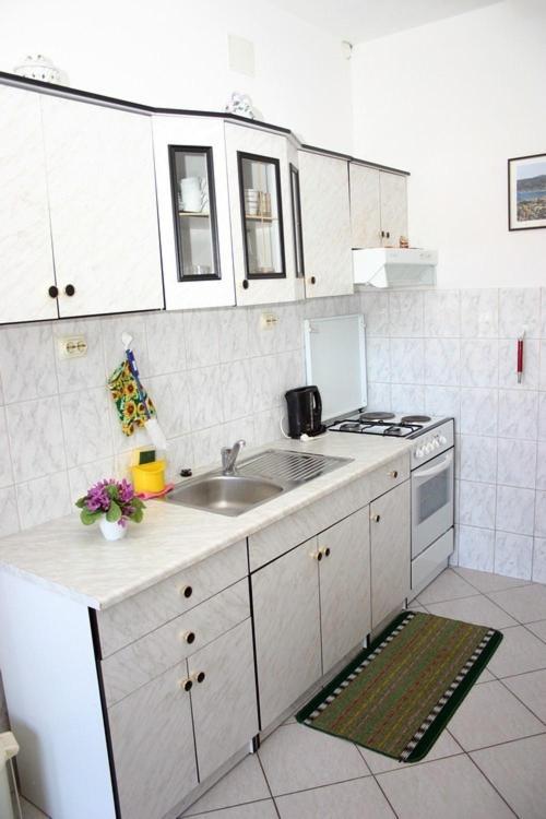 Apartments Ivan Orlic Vinišće Quarto foto